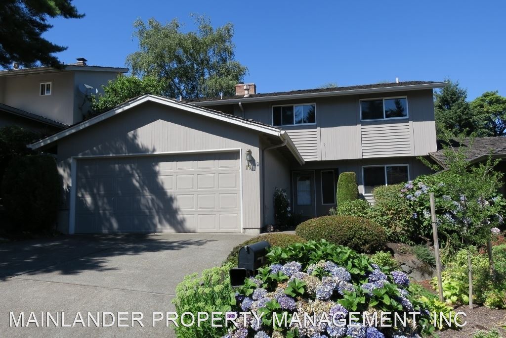 3 br, 2.5 bath House 17 BRITTEN CT. House Rental in Lake Oswego, OR