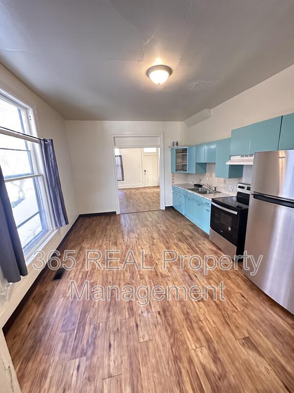 Building Photo - 1227 12th Ave