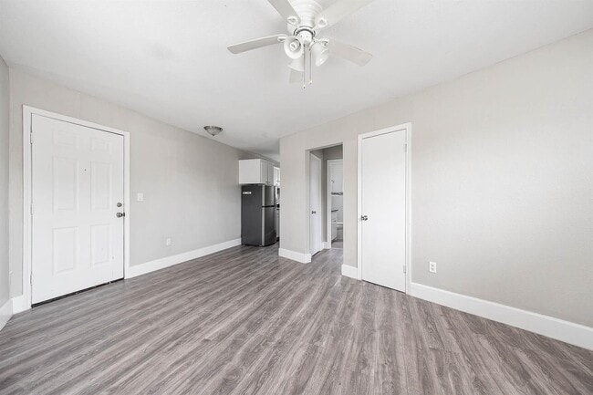 Building Photo - 1711 Fourcade St