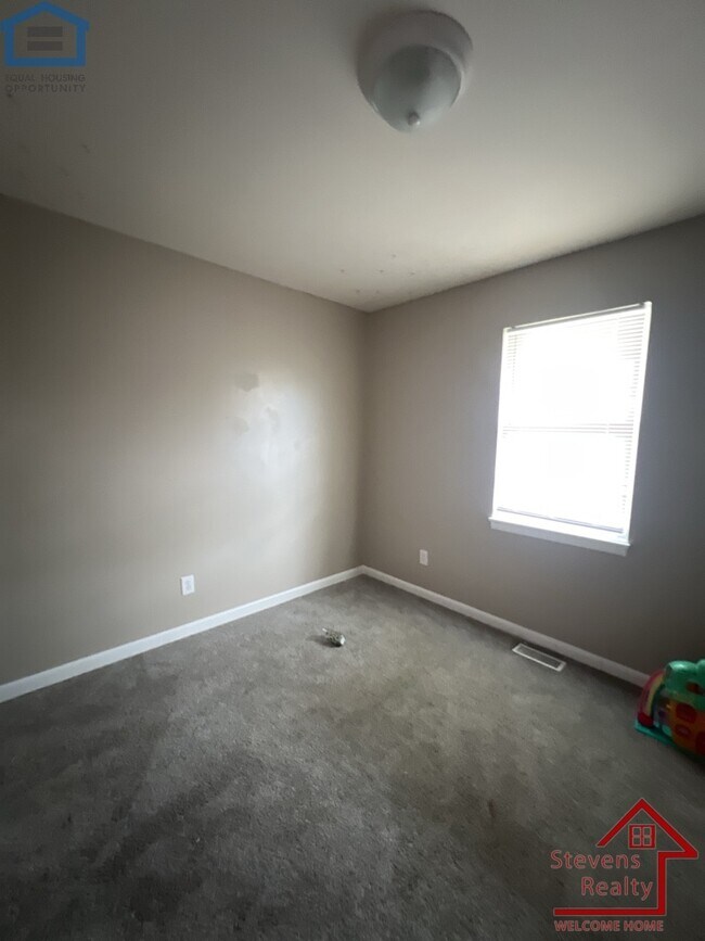 Building Photo - 445 Eagle Creek Rd