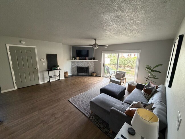 Building Photo - Beautiful 2 bedroom, 2 bath Condo located in Winter Park