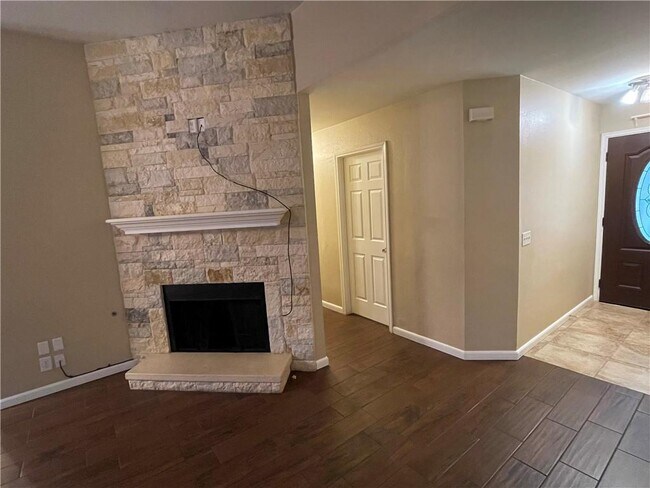 Foto del edificio - 1800 Columbine Ln