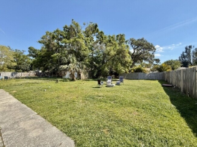 Foto del edificio - 1045 11th Ave NW