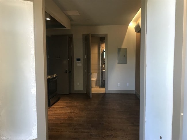 Building Photo - 1 br, 1 bath Apartment - 447 Meeker Ave 4B