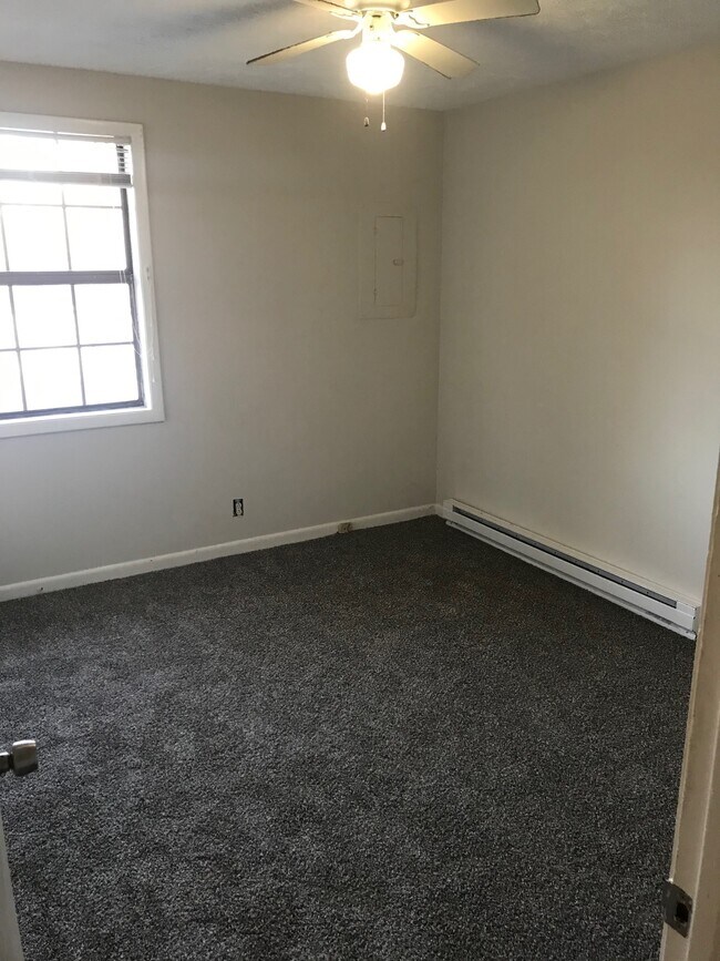 Foto del edificio - 3344 Falls Creek Dr