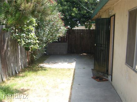 Building Photo - 14027 Doty Ave