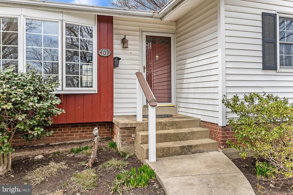 Primary Photo - 409 Orleans Cir SW