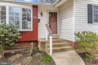 Building Photo - 409 Orleans Cir SW