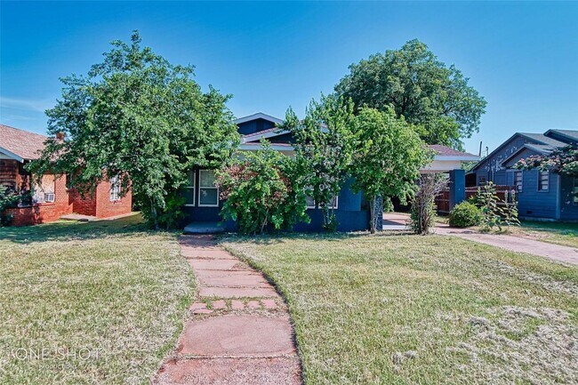 Building Photo - 1810 Sandefer St