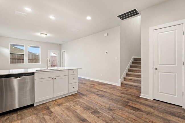 Building Photo - 2310 Castillo Dr