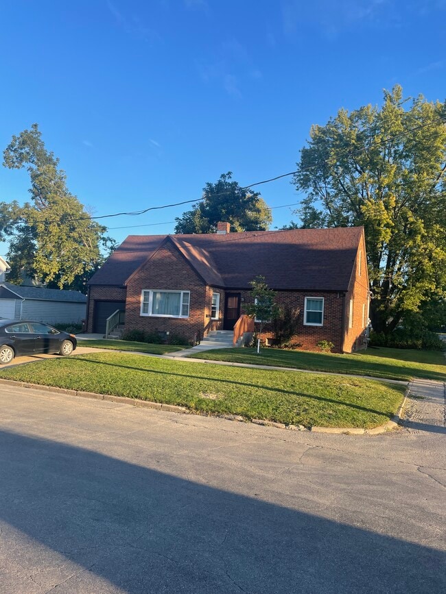 711 7th Ave, Grinnell, IA 50112 House Rental in Grinnell, IA