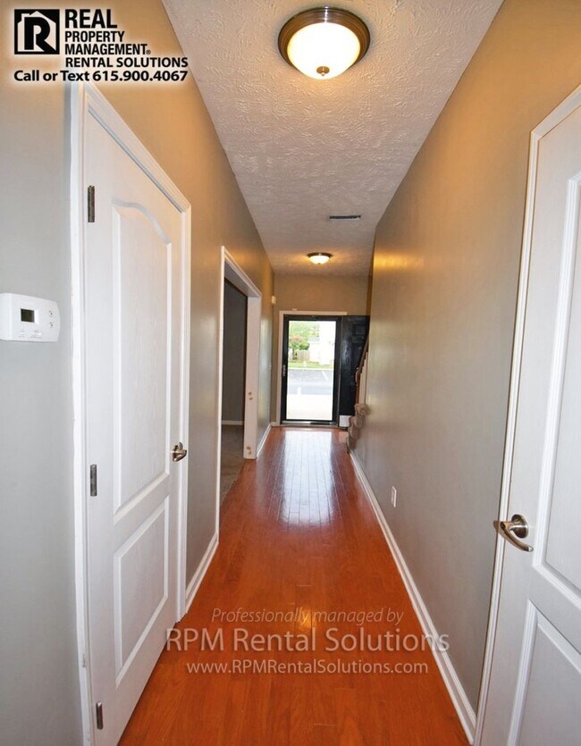 Building Photo - Beautiful 2BR/2.5 BA M'boro townhome