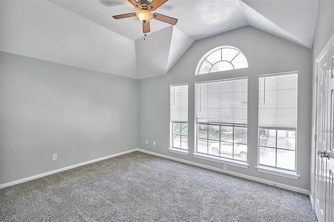 Foto del edificio - 13714 Hillingdale Ln