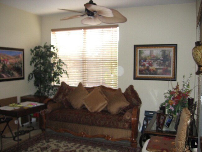 Building Photo - 1118 Shoma Dr