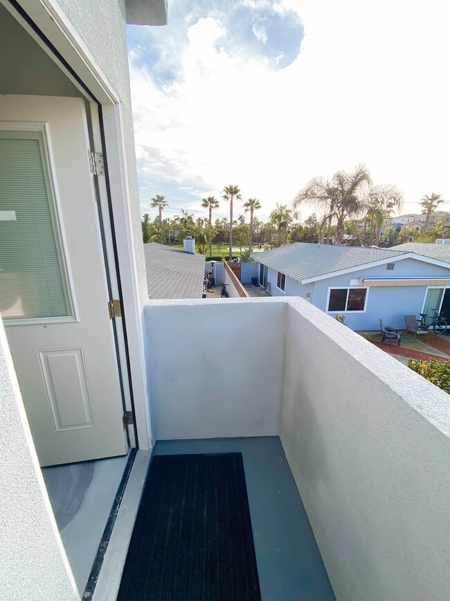 Building Photo - 8449 Lomond Dr