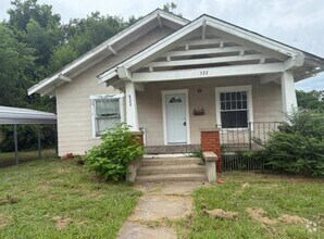 Building Photo - 522 E Maple St
