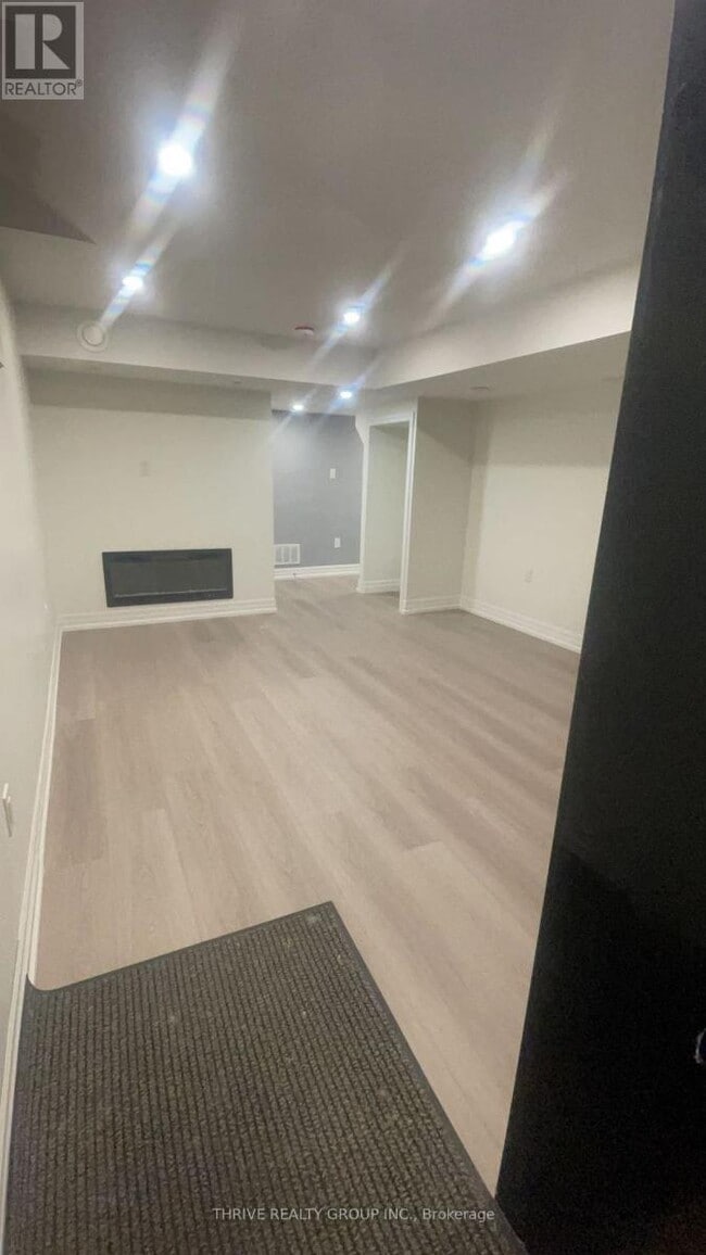 Building Photo - 32 Greyrock Crescent