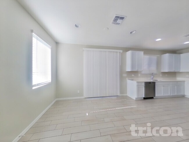 Foto del edificio - 5830 W Wood St