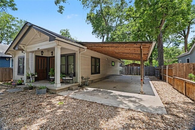 Building Photo - 2506 E Cesar Chavez St