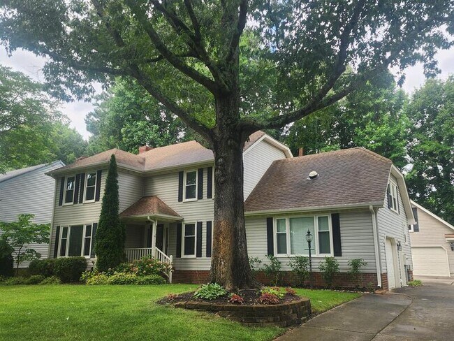 Building Photo - 720 Aguila Drive