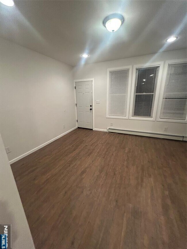 Foto del edificio - 191 Brookdale Ave