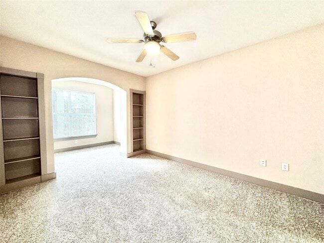 Building Photo - 3660 Richmond Ave.