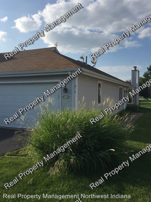 Foto principal - 2 br, 2 bath House - 614 E. 92nd Place