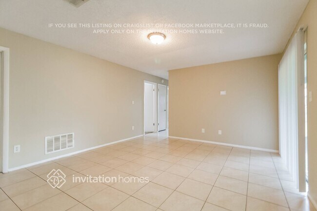 Building Photo - 1542 Canterbury Cir