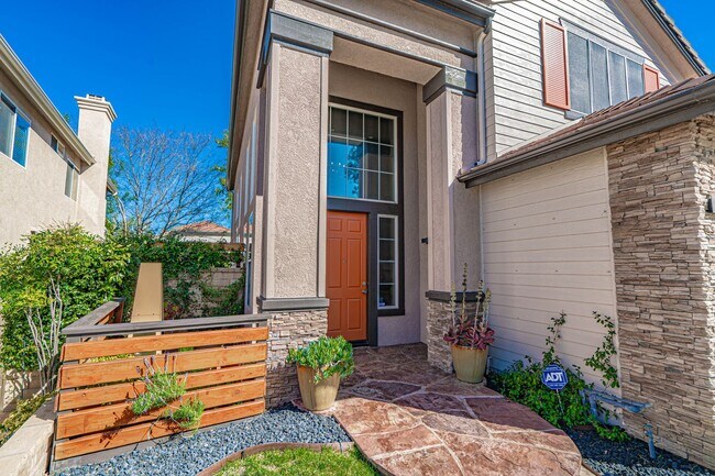 Building Photo - COMING SOON! 5 Bedroom Pool Home for Rent ...