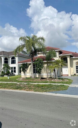Building Photo - 15840 NW 16th Ct