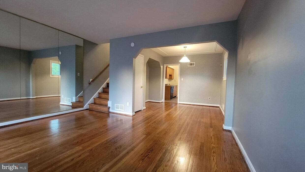 Primary Photo - 1818 Longford Dr