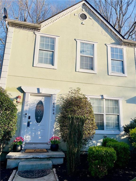 Foto del edificio - 6594 Meadow Green Cir