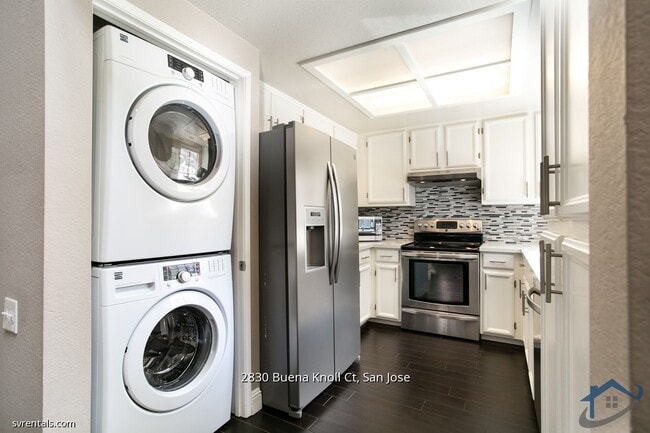 Building Photo - 2830 Buena Knoll Ct