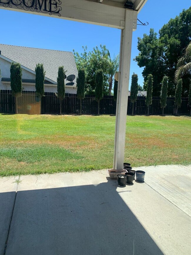 Foto del edificio - 3 BR 2 BA in Great neighborhood