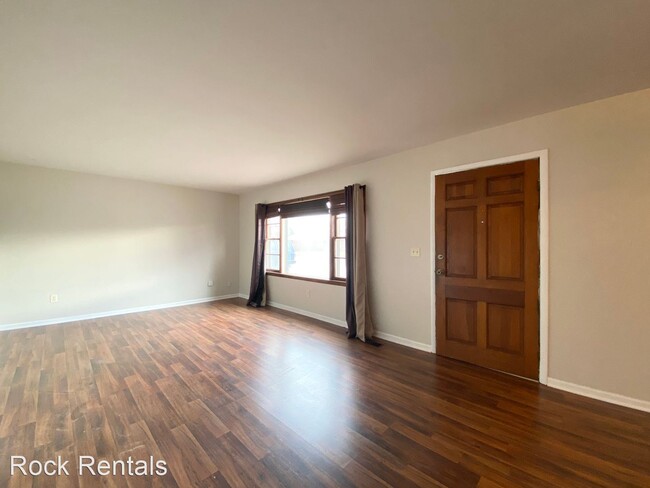 Building Photo - 3 br, 1 bath House - 14 E Detroit Dr