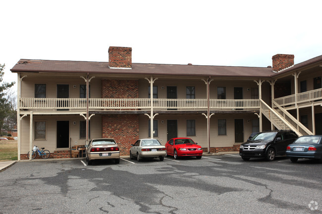 Chateaux Apts - Chateaux Apartments