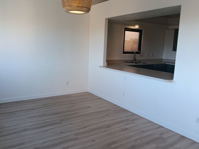 Foto del edificio - 3 Bedroom, 2 Bathroom Home! Schedule a Showing!