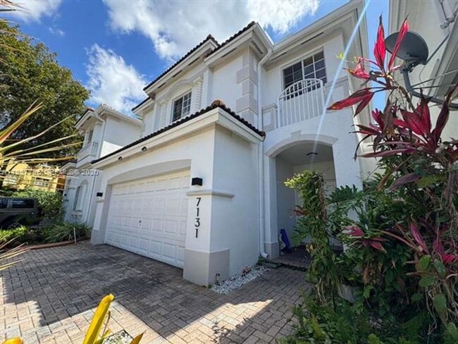 Foto del edificio - 7131 NW 114th Ct