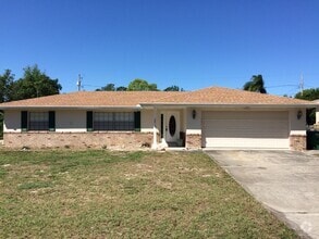 Building Photo - 2010 Claremont Dr
