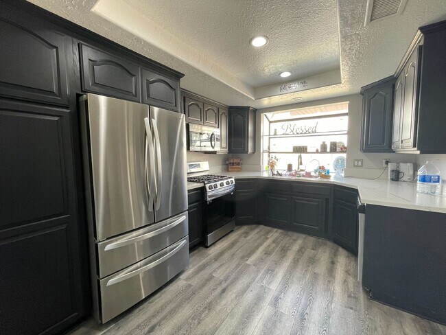 Building Photo - Comfortable 3-Bedroom Home in Moreno Valle...