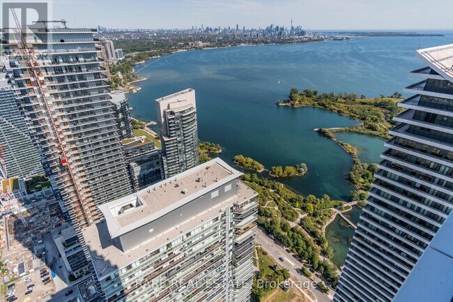 Building Photo - 30 Shore Breeze Dr