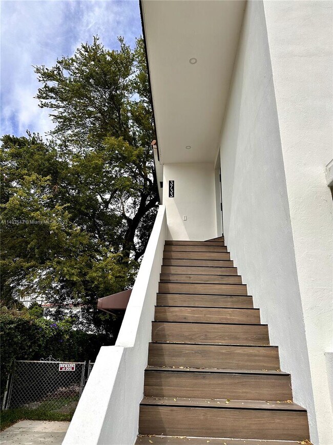 Foto del edificio - 3731 SW 27th Terrace