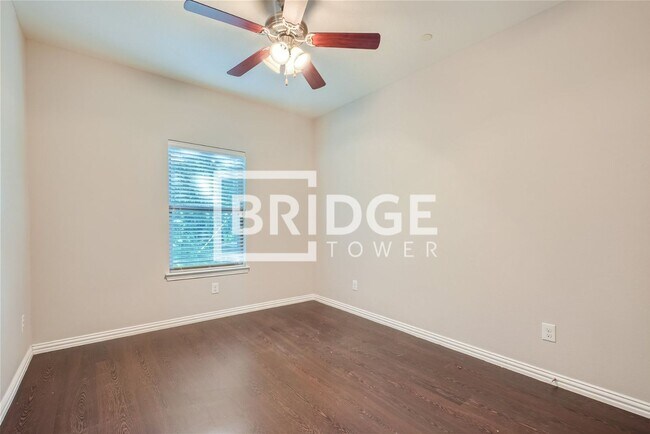 Building Photo - 1428 Lake Crest Ln