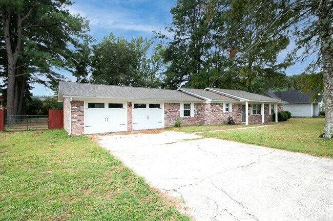 Building Photo - 29 Pond St