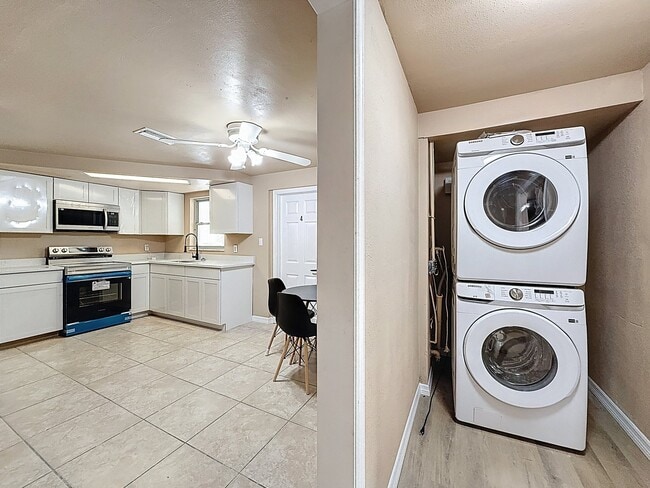 Foto del edificio - 3632 Brompton Dr