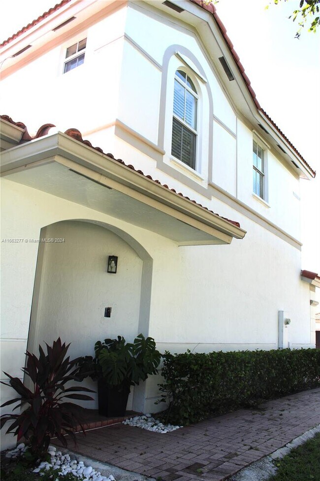 Building Photo - 10900 NW 78th Terrace