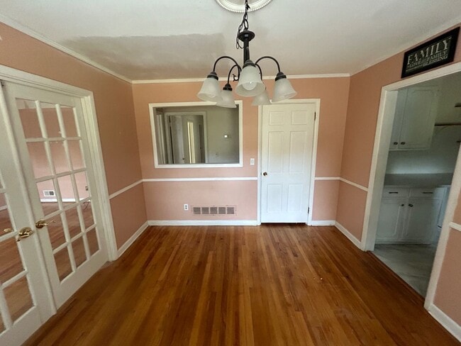Foto del edificio - 7201 Mountainbrook Dr