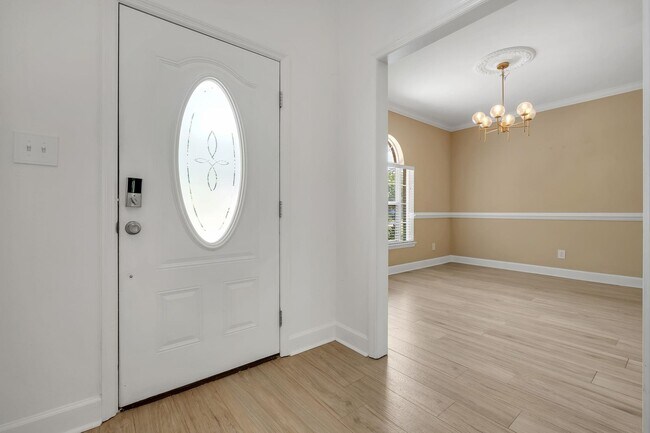 Foto del edificio - 848 Eagle View Dr