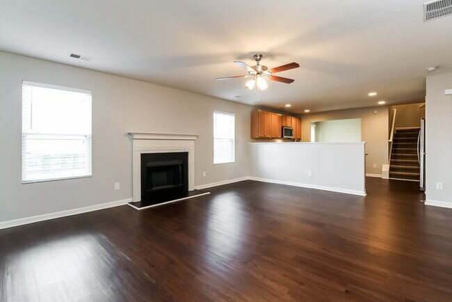 Building Photo - 345 Victory Ln