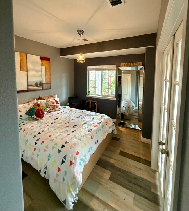 Building Photo - 8610 Zircon Way